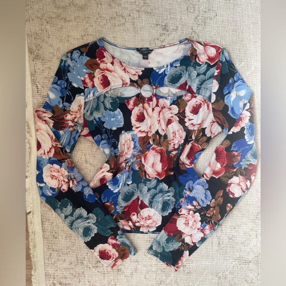 GUESS Floral Ribbed Long Sleeve Cutout Top size XL - Picture 1 of 9